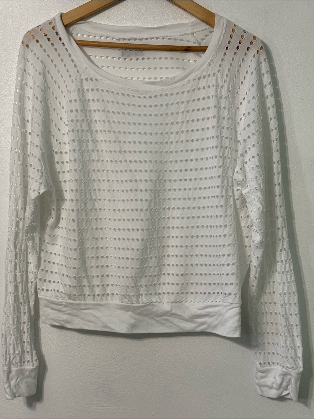 Hard Tail Forever Perforated Top white *see measurements for size